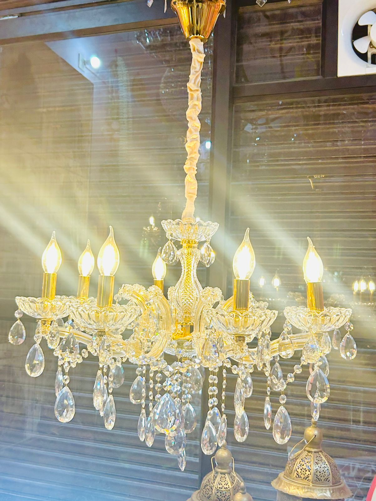 SparkAura 7-Light Gold Chandelier – Luxury Statement Lighting for Living Rooms & Halls
